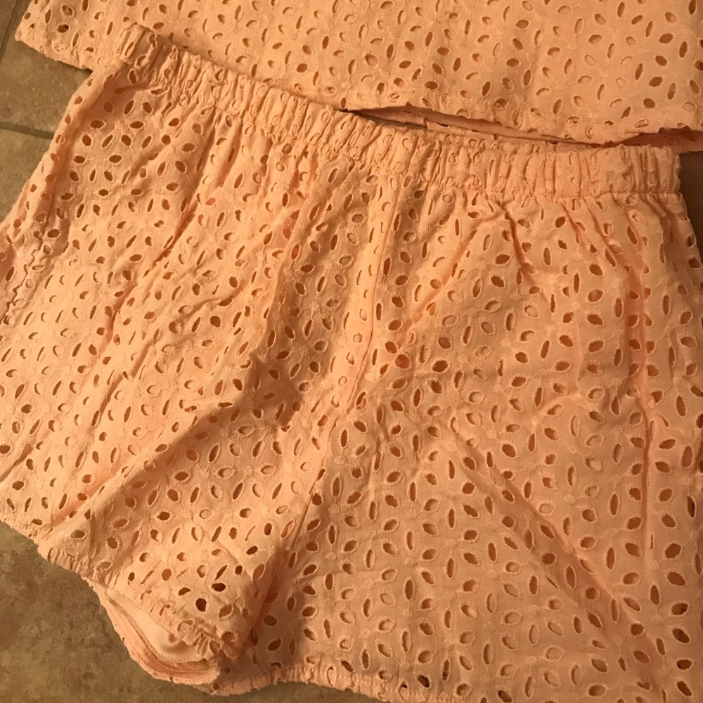 Peach eyelet shirt and shorts set - Picture 2 of 5